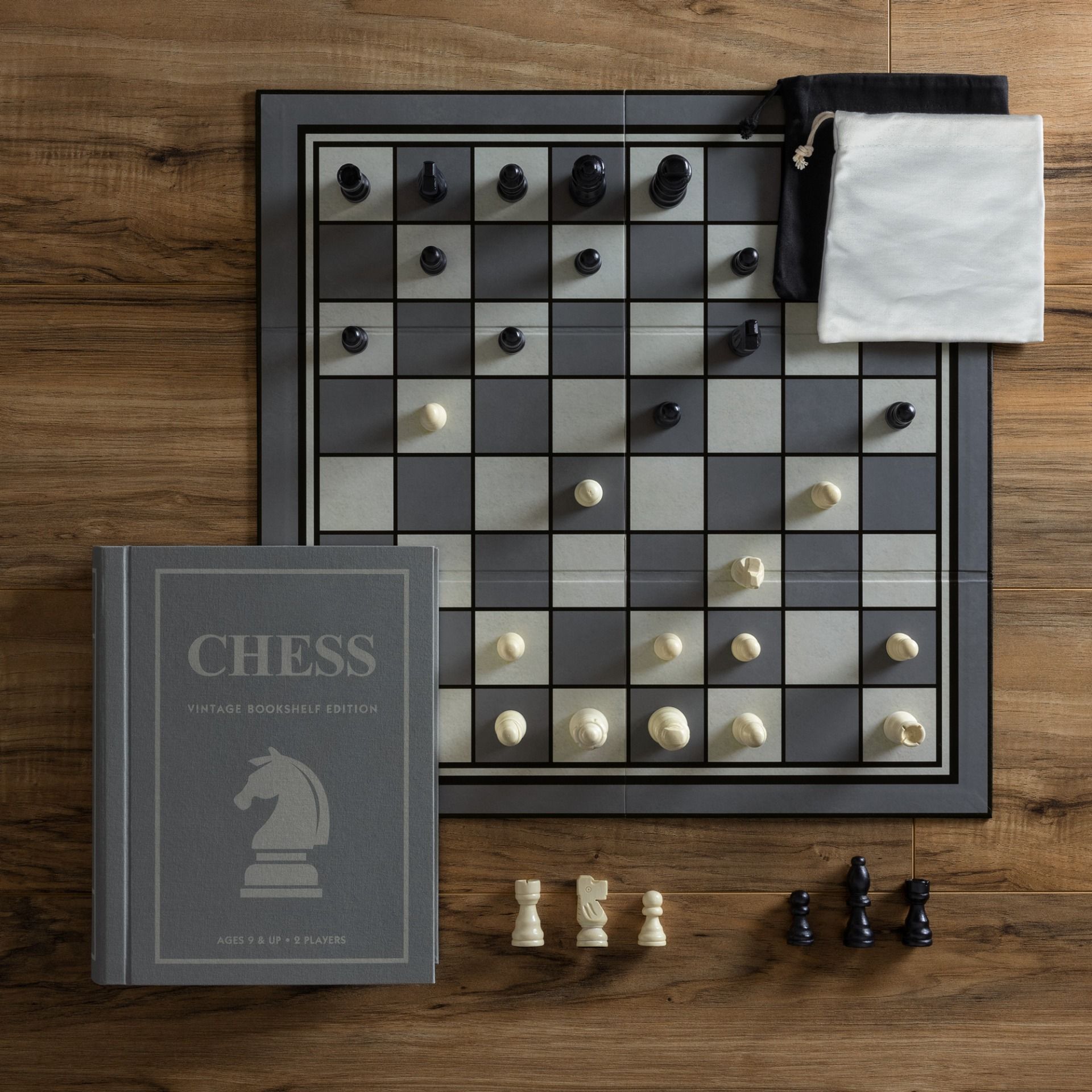 Chess Vintage Bookshelf Game